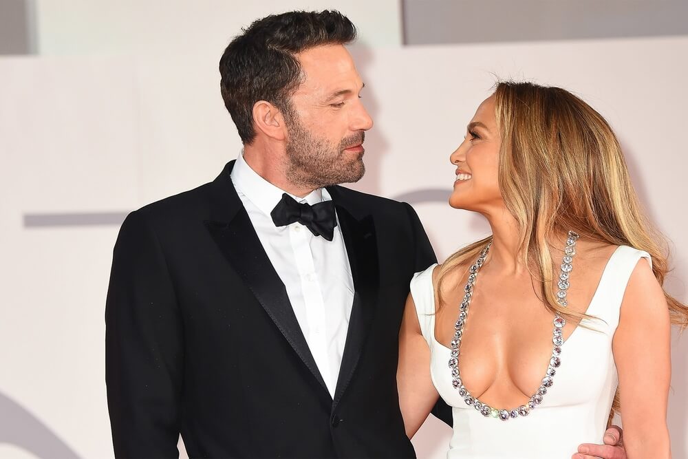 Jennifer Lopez e Ben Affleck vão casar - Camões Rádio - Notícias
