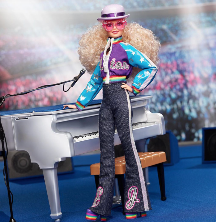 Elton John Barbie - Camões Rádio - Mundo