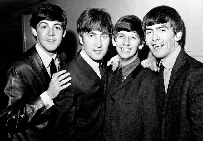 Paul McCartney The Beatles - Camões Rádio - Mundo