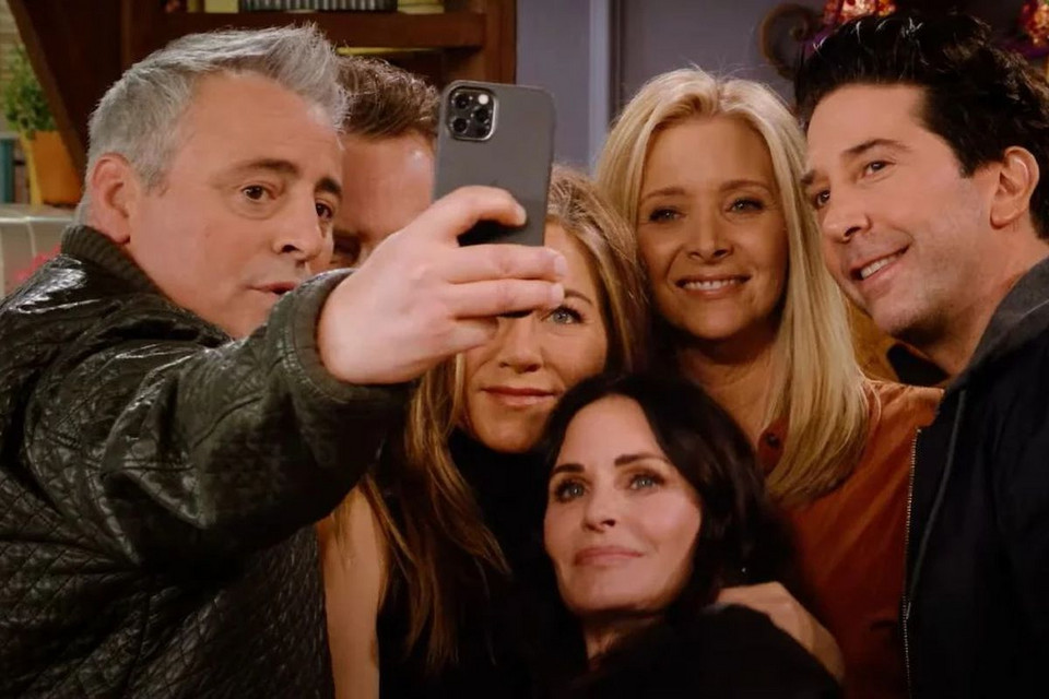 Quanto ganharam os atores de “Friends” - camões rádio - TV serie
