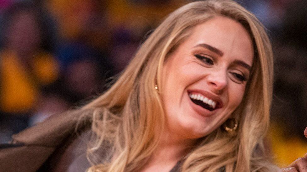 Adele ficou sem acesso ao Instagram - Camões Rádio - Noticias