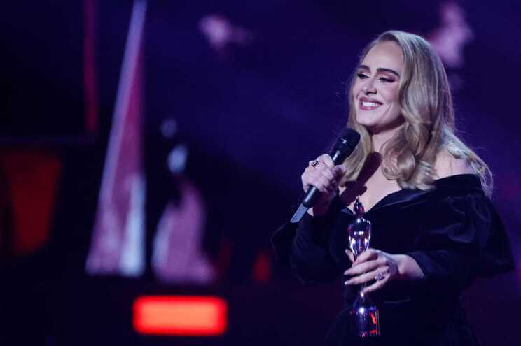 Adele Brit Awards - Camões Rádio - Música