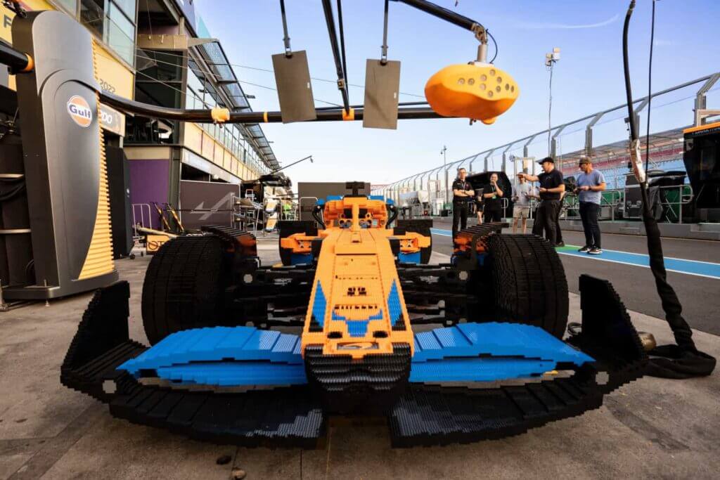 LEGO McLaren F1 - Camões Rádio - Noticias