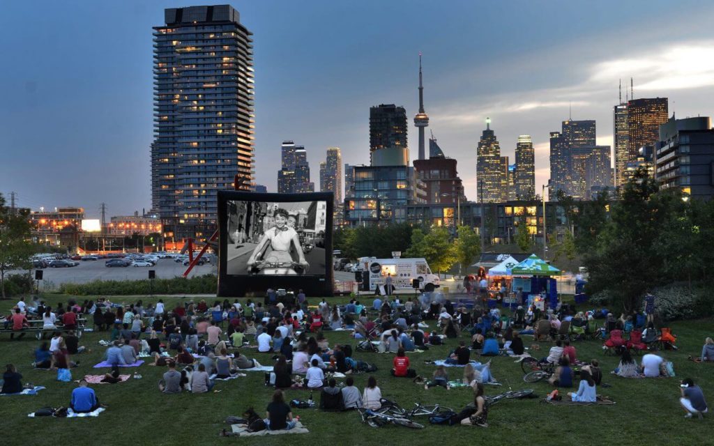 cinema ao ar livre - Camões Rádio - Toronto